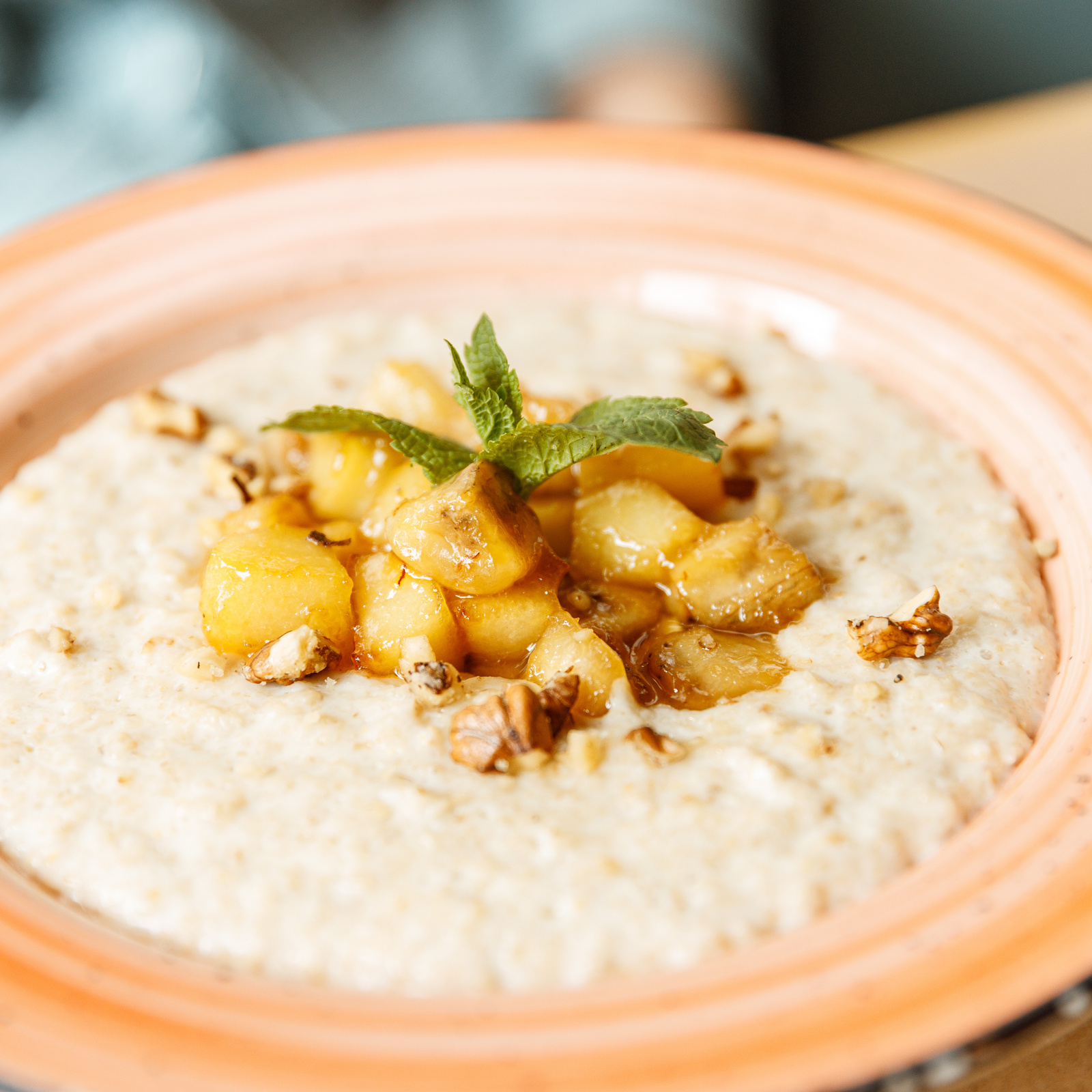 Porridge with caramelised apple and walnuts — Food and Restaurant Photography, Brussels