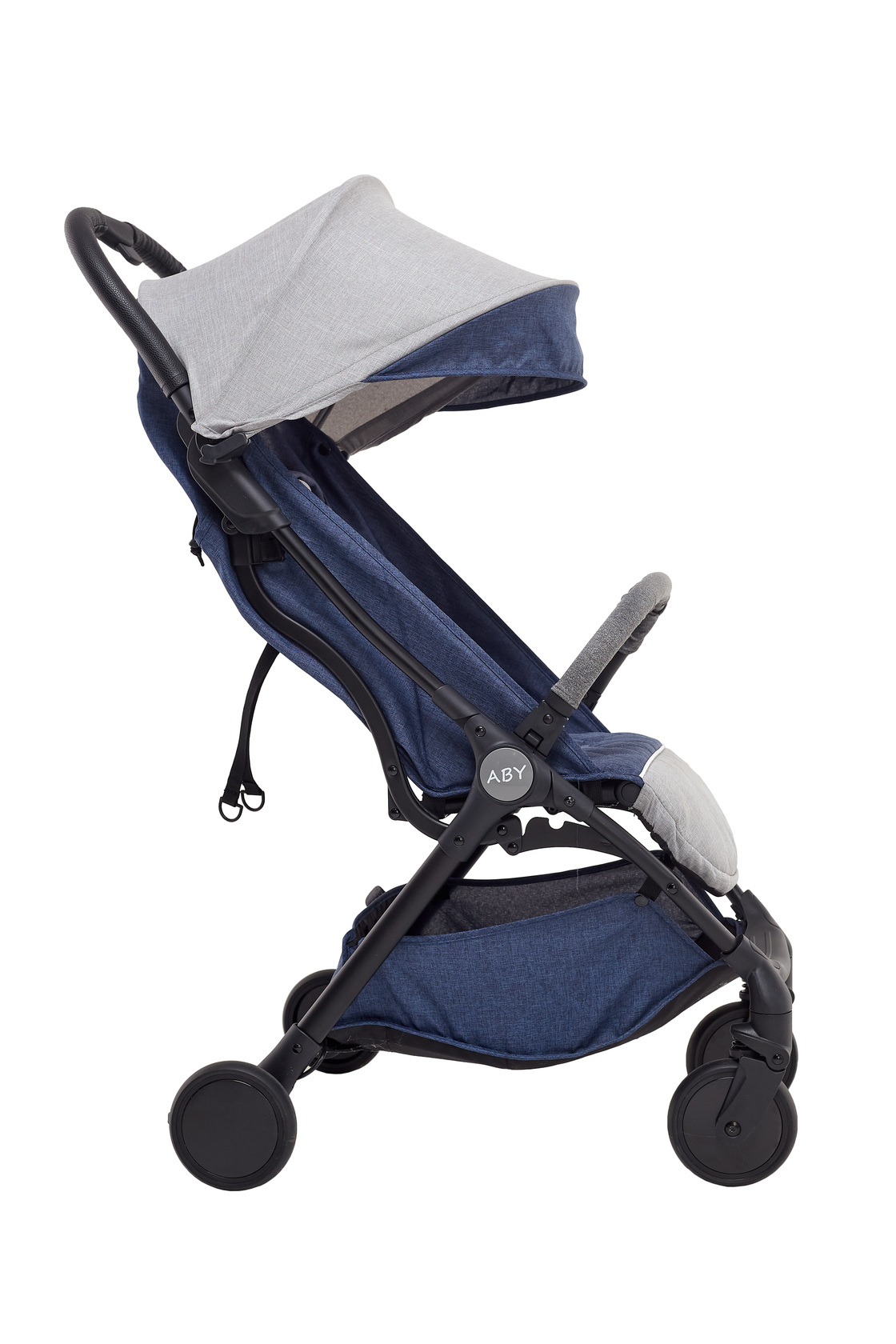 Navy stroller, three-quarter view — Amazon-Ready Product Photography, Brussels