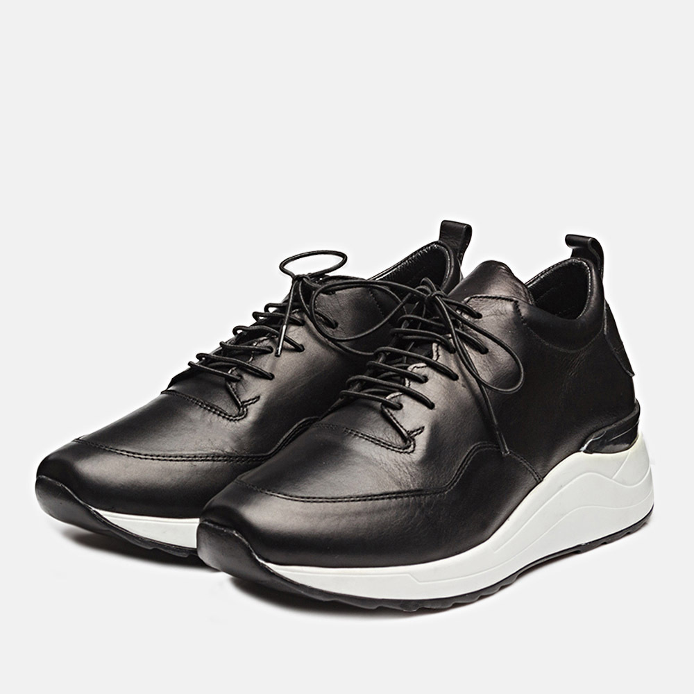 Black sneakers — Packshot and Product Photography, Brussels